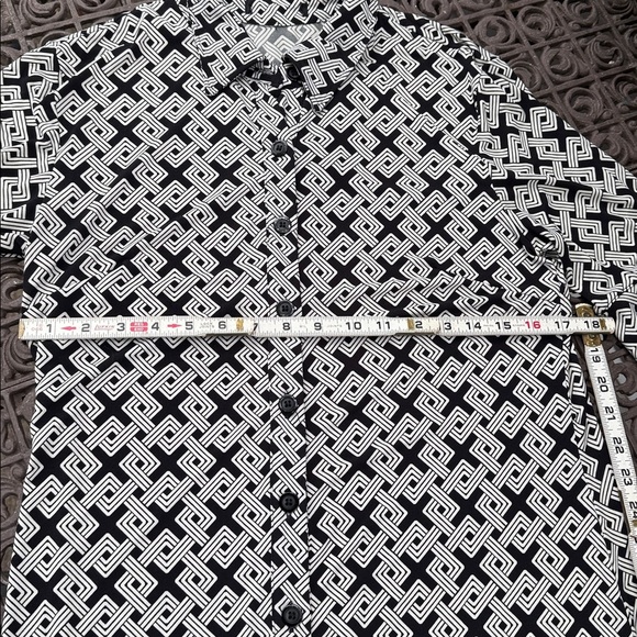 Vintage Black and White Geometric Patterned Dress. Stretchy material. Small - Picture 7 of 9